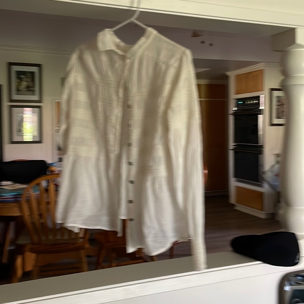 Lightweight cover blouse.